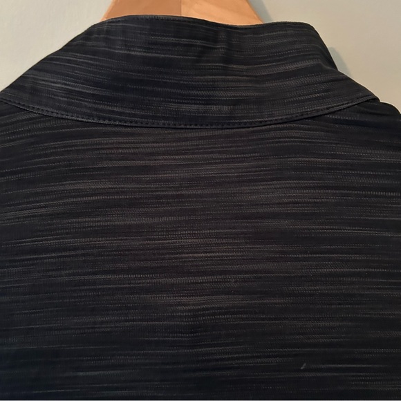 Adidas Long Sleeve shirt in dark black/grey stripes - LARGE - Picture 4 of 11